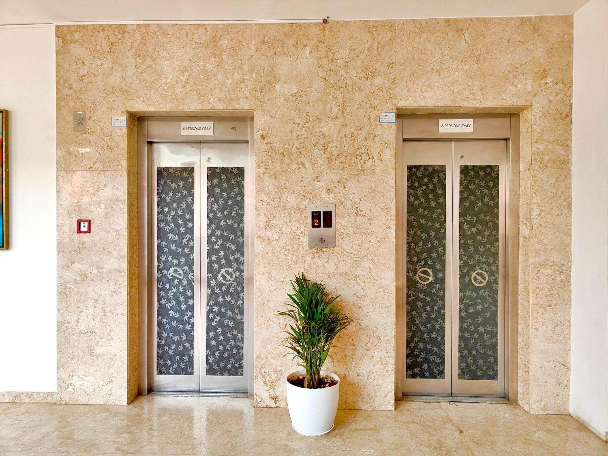 פונה The Altruist Business Hotel Kharadi מראה חיצוני תמונה