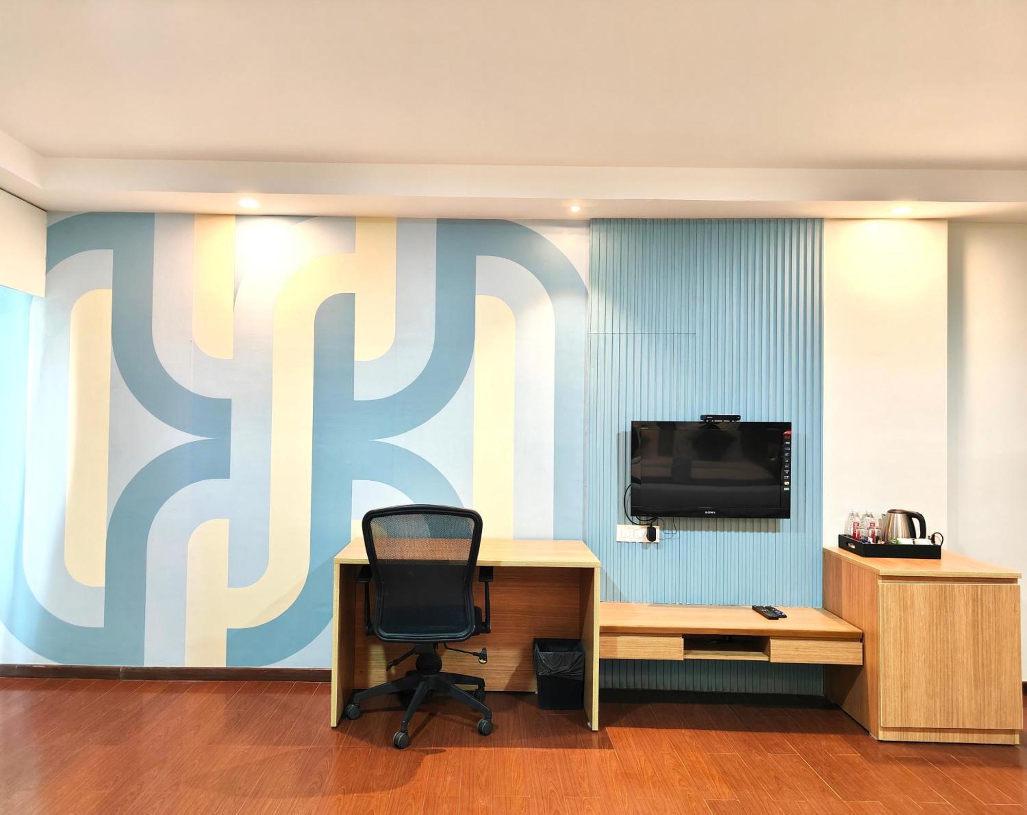 פונה The Altruist Business Hotel Kharadi מראה חיצוני תמונה