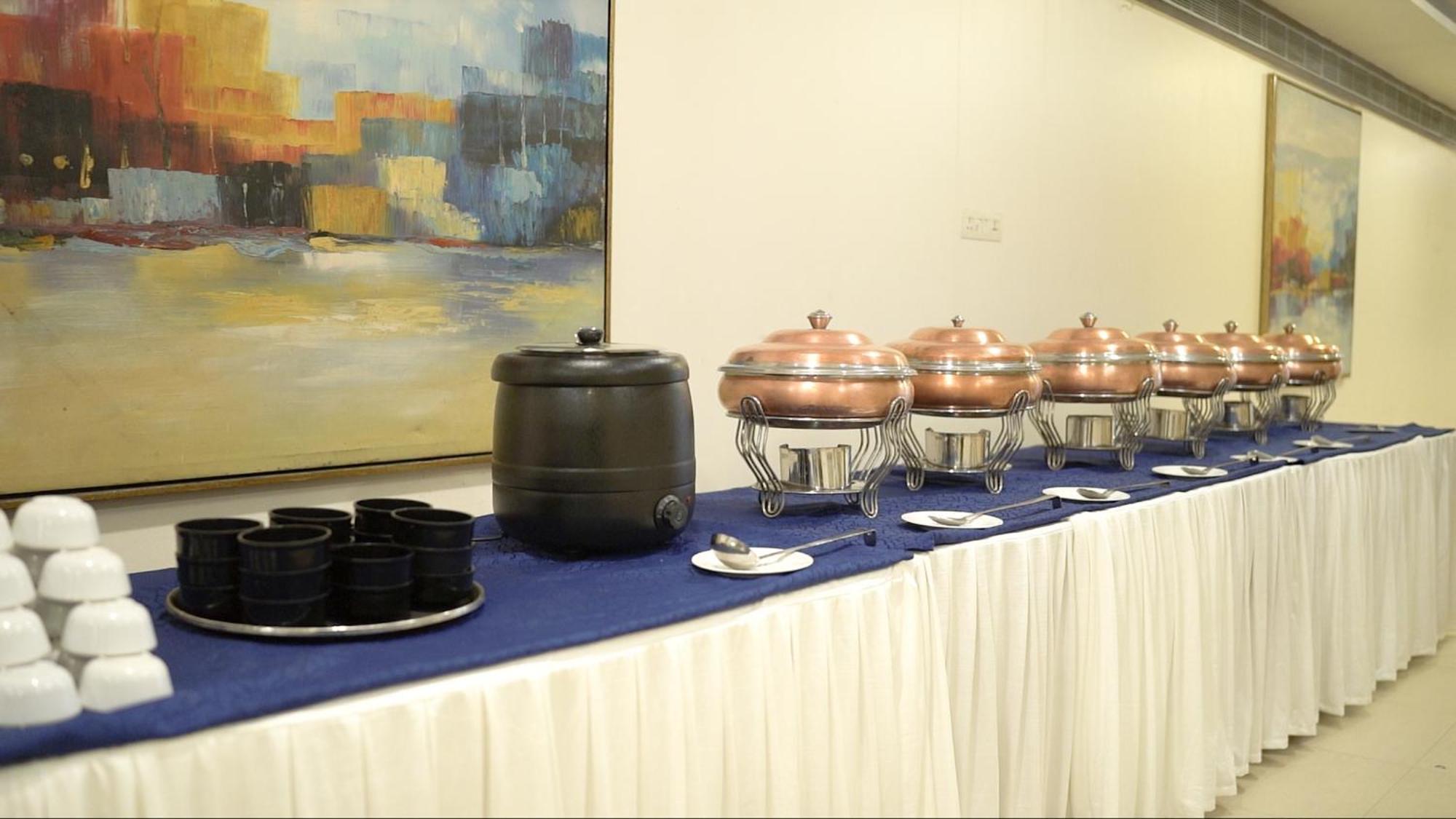 פונה The Altruist Business Hotel Kharadi מראה חיצוני תמונה