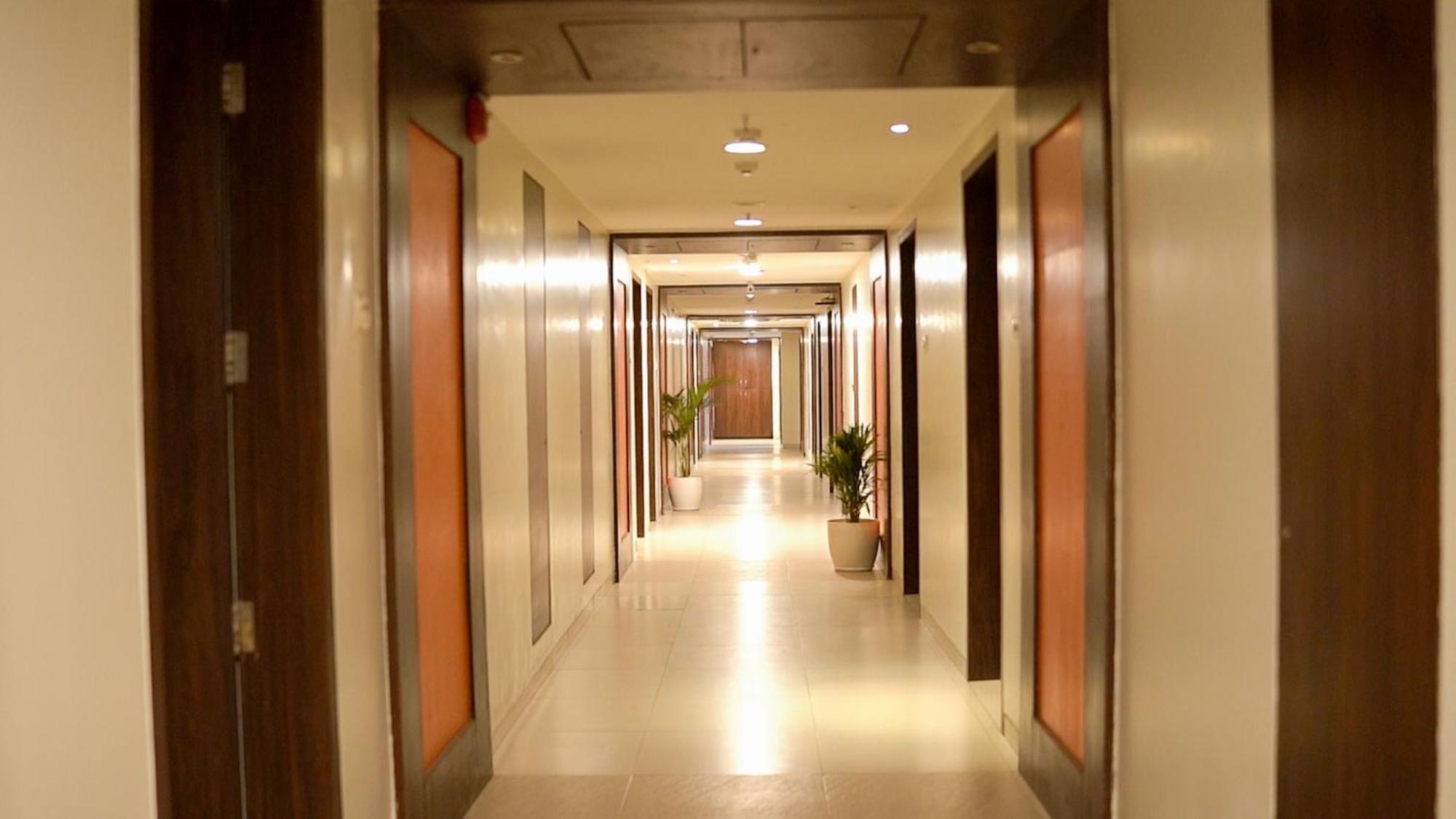 פונה The Altruist Business Hotel Kharadi מראה חיצוני תמונה