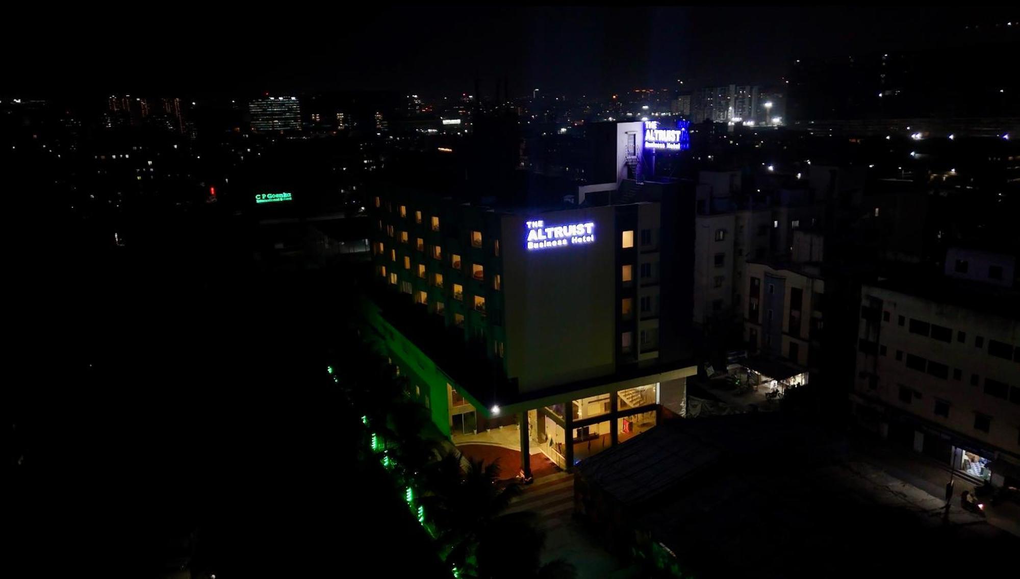 פונה The Altruist Business Hotel Kharadi מראה חיצוני תמונה